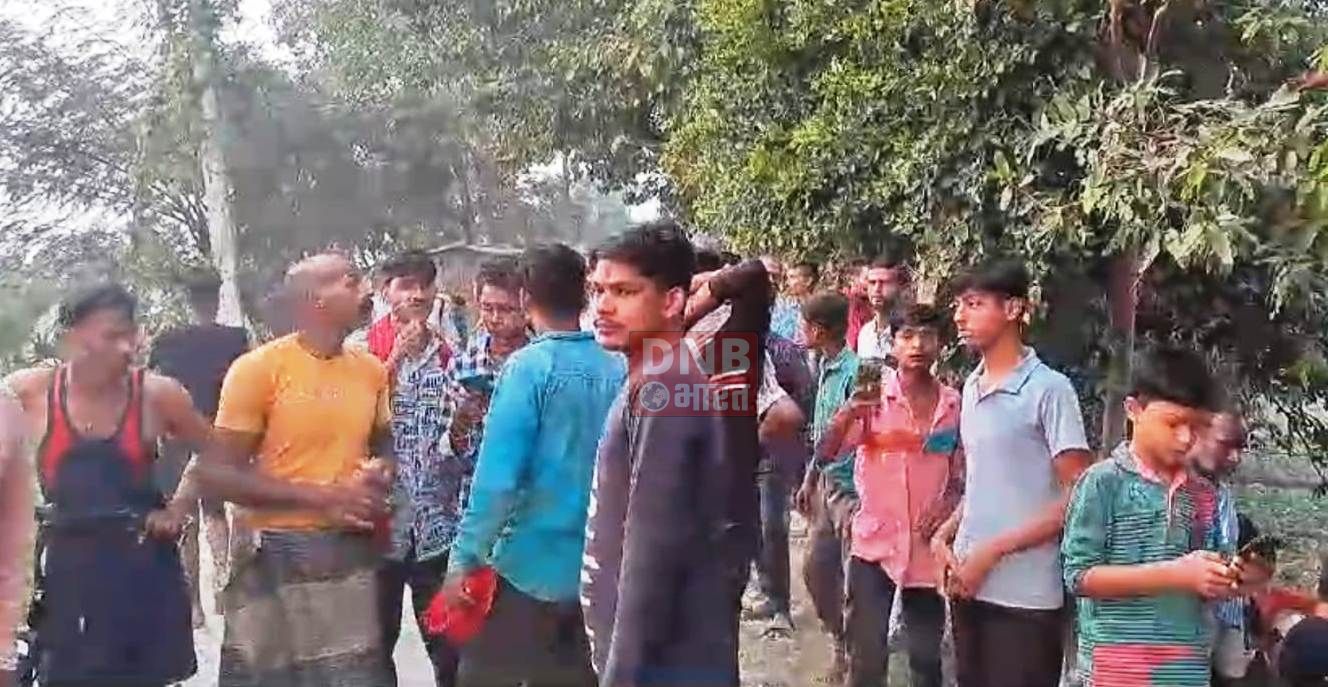 बेगूसराय के रूपनगर मे एक व्यक्ति की पीट-पीटकर हत्या,मृतक का भी था अपराधिक इतिहास,आक्रोशित लोगो ने लगाई आग 3