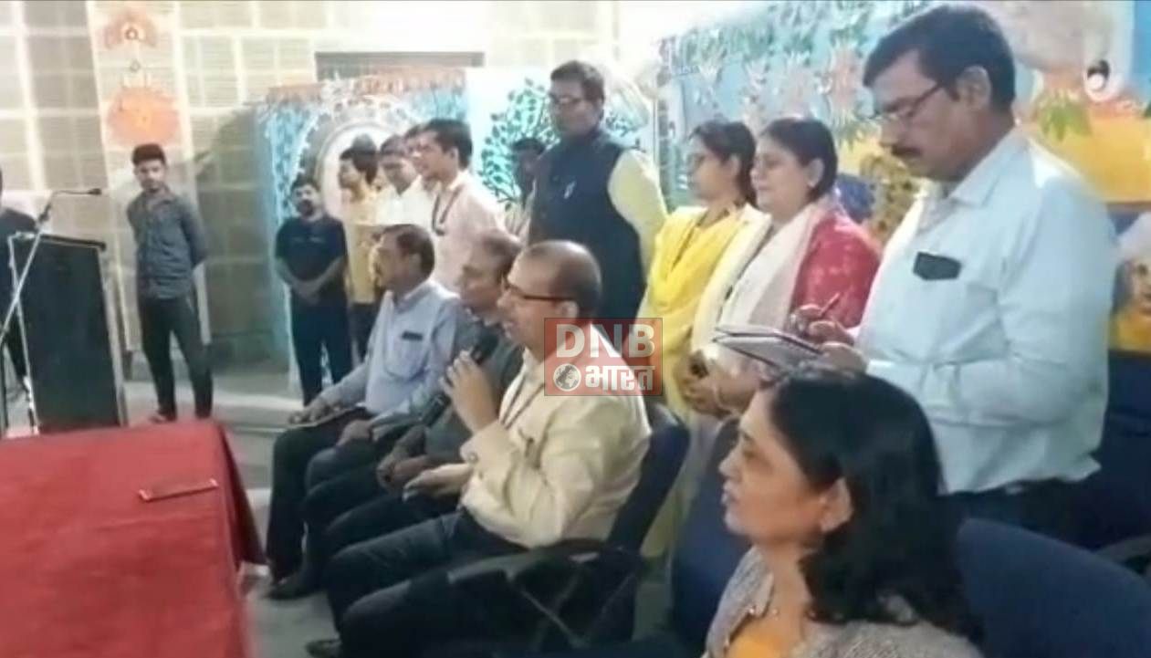 बेगूसराय के टीचर्स ट्रेंनिंग कॉलेज में बीती रात अचानक पहुंचे के के पाठक 3