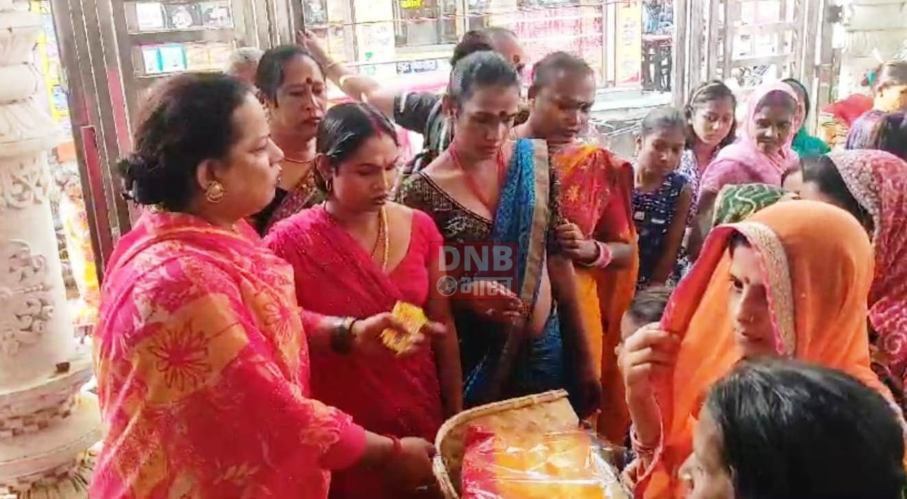 समस्तीपुर: किन्नर समाज ने किया छठ व्रतियों के बीच पूजा सामग्री का वितरण 2