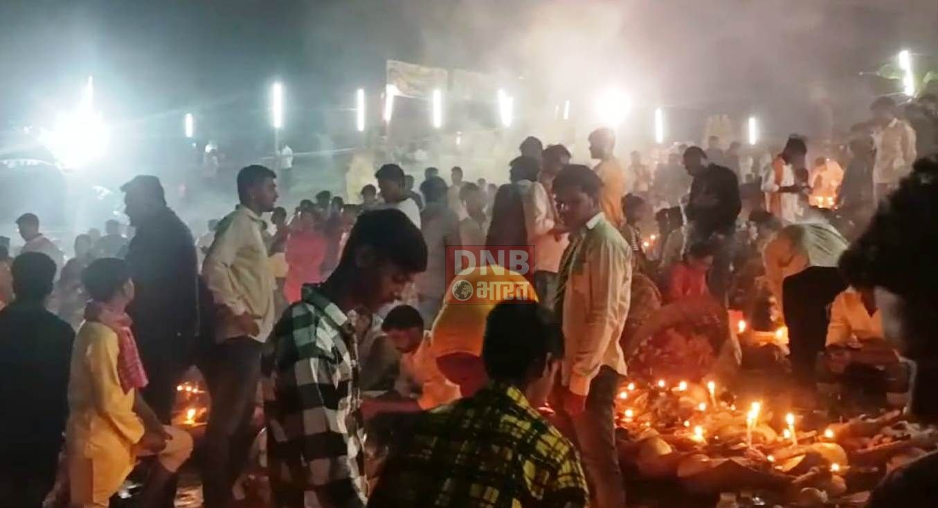 खगड़िया: छठ करने हांगकांग से अकेली खगड़िया आ गयी बहु,पुत्री कनाडा से पहुंची,व्रत करके नहीं टूटने दी घर की परम्परा, आस्था और विश्वास के साथ पुजा में हुई लीन 4