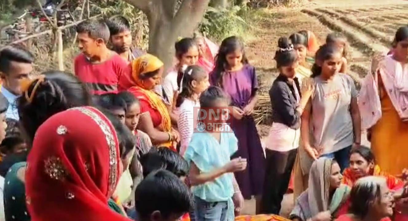 बेगूसराय में बेखौफ अपराधियों ने दिनदहाड़े एक युवक को घर से बुला कर गोली मारकर किया हत्या, शव को मृतक के दरवाजे पर फेंक कर हुआ फरार 4