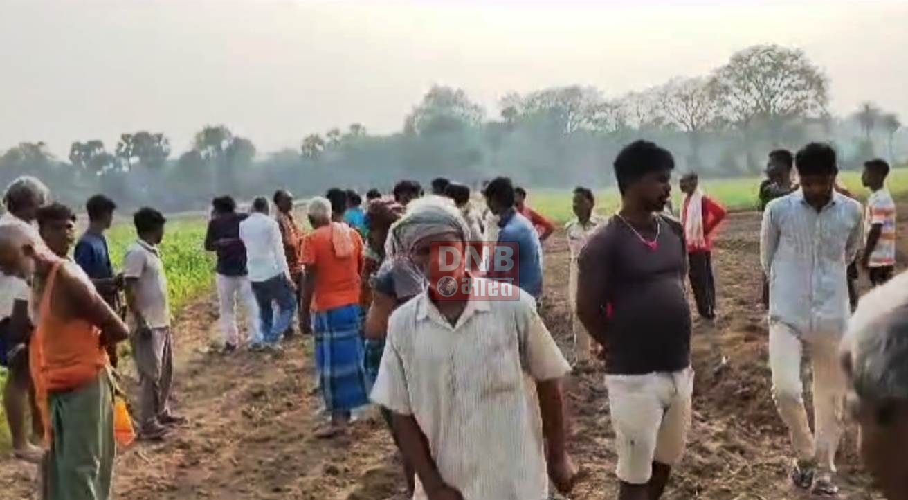 बेगूसराय में बेखौफ अपराधियों ने दिनदहाड़े एक युवक को घर से बुला कर गोली मारकर किया हत्या, शव को मृतक के दरवाजे पर फेंक कर हुआ फरार 2