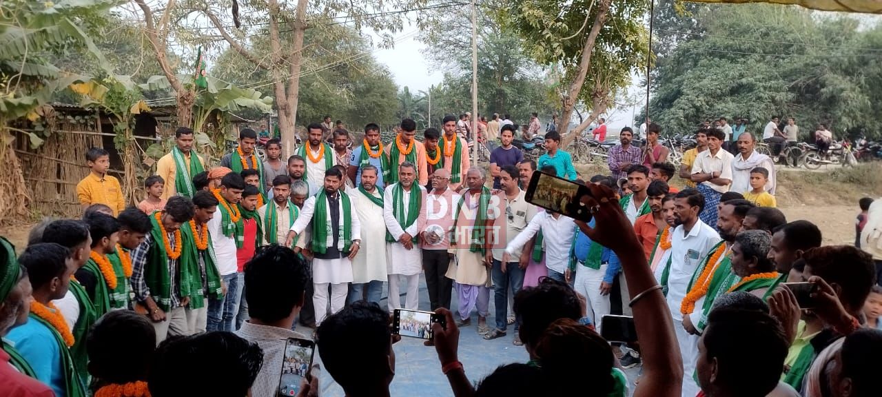 बछवाड़ा में राष्ट्रीय जनता दल के चौपाल कार्यक्रम की सफलता को लेकर बैठक आयोजित 2