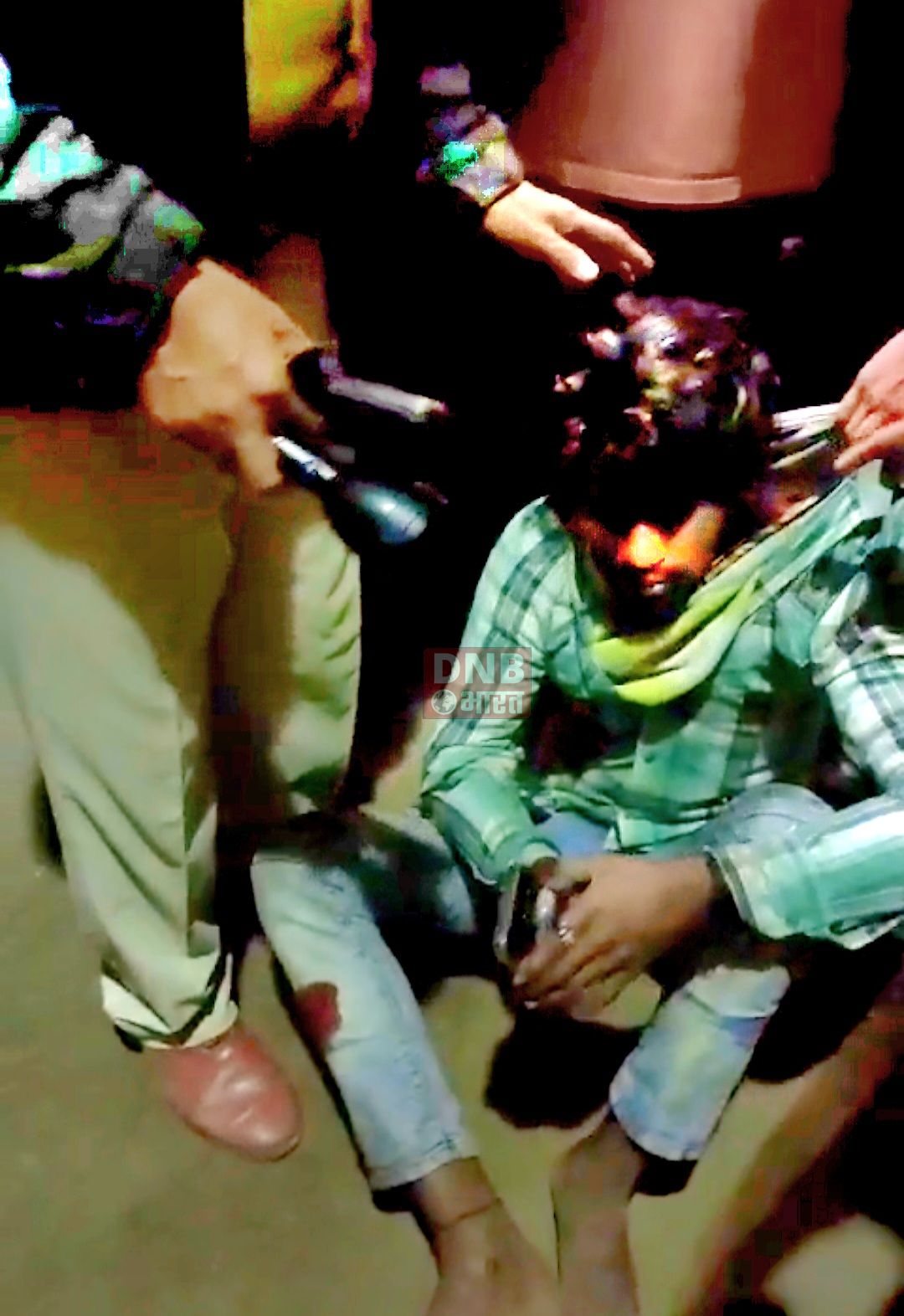 नालंदा: दुकानदार ने एक चोर को चोरी करते रंगे हाथों पकड़ा, लोगो ने किया जमकर धुनाई, बाद में किया पुलिस के हवाले 2