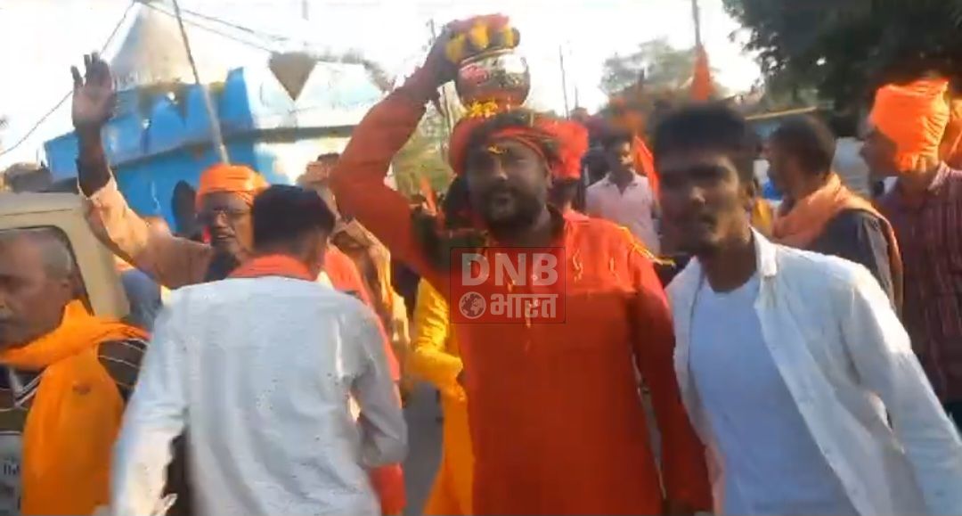 बरौनी सहित संपूर्ण बेगूसराय जिला के प्रत्येक प्रखण्ड में राम लला प्रतिष्ठा पूजित अक्षत कलश निमंत्रण शोभा यात्रा निकाली गई 3