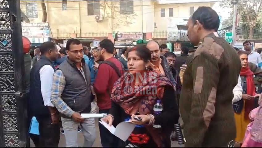 नालंदा: शिक्षक बनने के लिए बीस परीक्षा केंद्रों पर 15257 अभ्यर्थी दें रहे है परीक्षा, सभी केदो पर स्टैटिक दंडाधिकारी सहित सशस्त्र पुलिस बल किए गए तैनात 3
