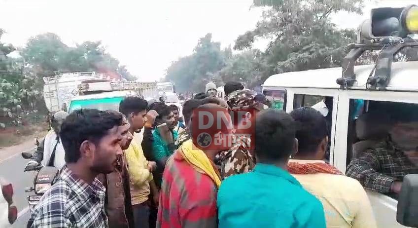 बेगूसराय में बाइक सवार दो चैन स्नेचर को लोगों ने पकड़ कर किया जमकर की धुनाई, फिर किया पुलिस के हवाले 2