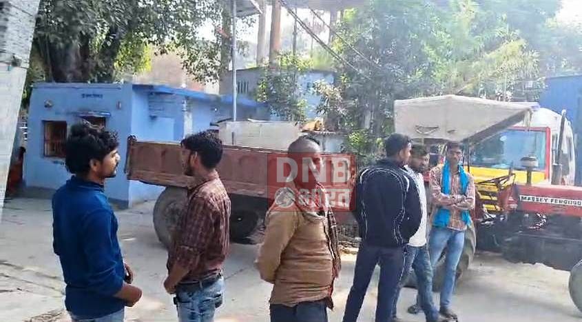 बेगूसराय तीन  दिन से लापता युवक का शव गड्ढे से बरामद,इलाके में फैली सनसनी,परिजनों में मचा कोहराम 3