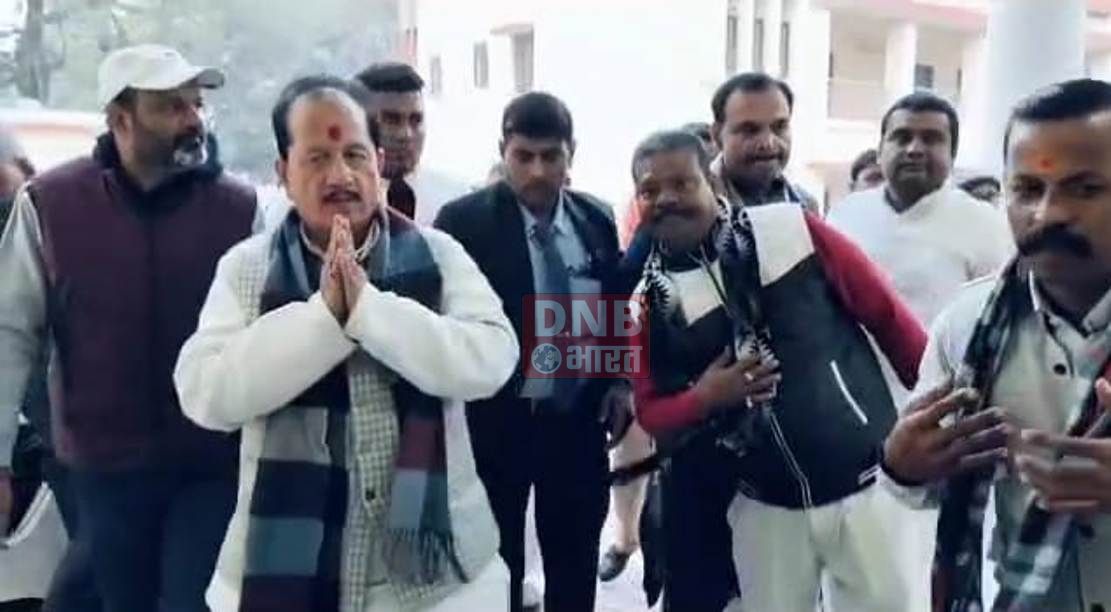 बेगूसराय में भ्रष्ट पदाधिकारी पर एक्शन नहीं लिया जाता और भ्रष्ट पदाधिकारी माफिया से गठजोड़ कर अवैध कमाई में लगे हुए हैं:- विजय सिन्हा 3