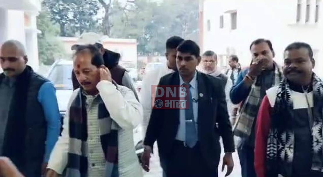 बेगूसराय में भ्रष्ट पदाधिकारी पर एक्शन नहीं लिया जाता और भ्रष्ट पदाधिकारी माफिया से गठजोड़ कर अवैध कमाई में लगे हुए हैं:- विजय सिन्हा 4