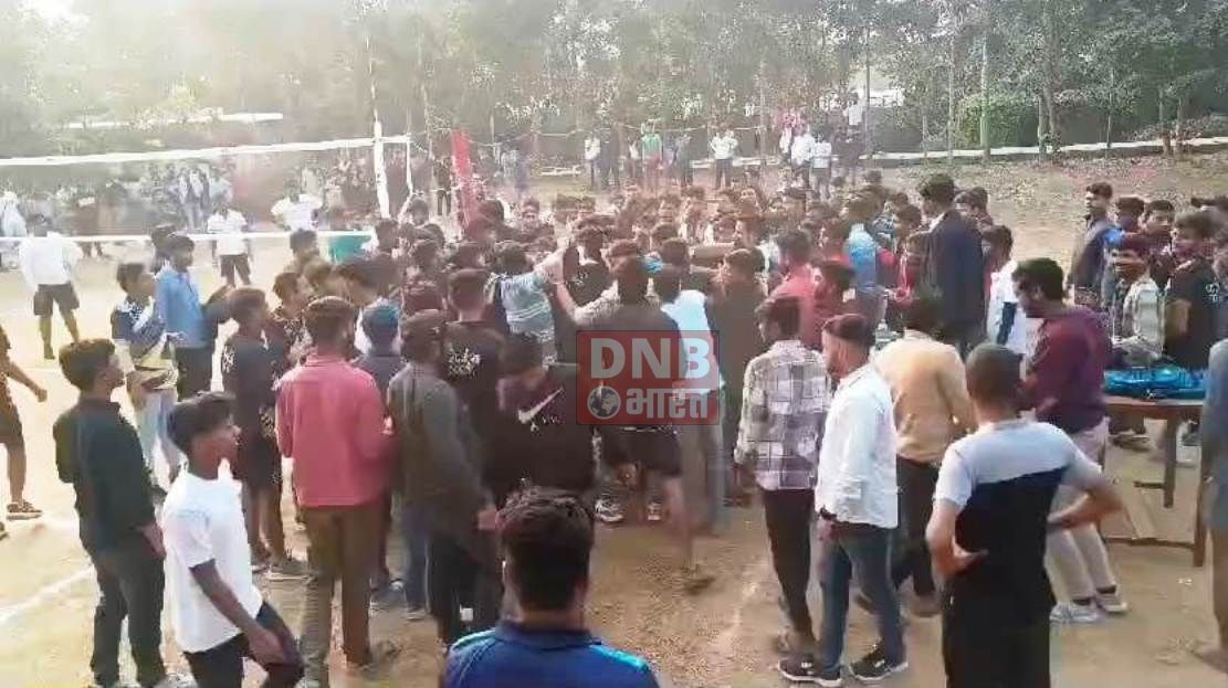 नालंदा: हूटिंग के कारण रणक्षेत्र में तब्दील हुआ चंडी इंजीनियरिंग कॉलेज का खेल मैदान, दो छात्र गुटों में जमकर मारपीट, चार छात्र जख्मी 3