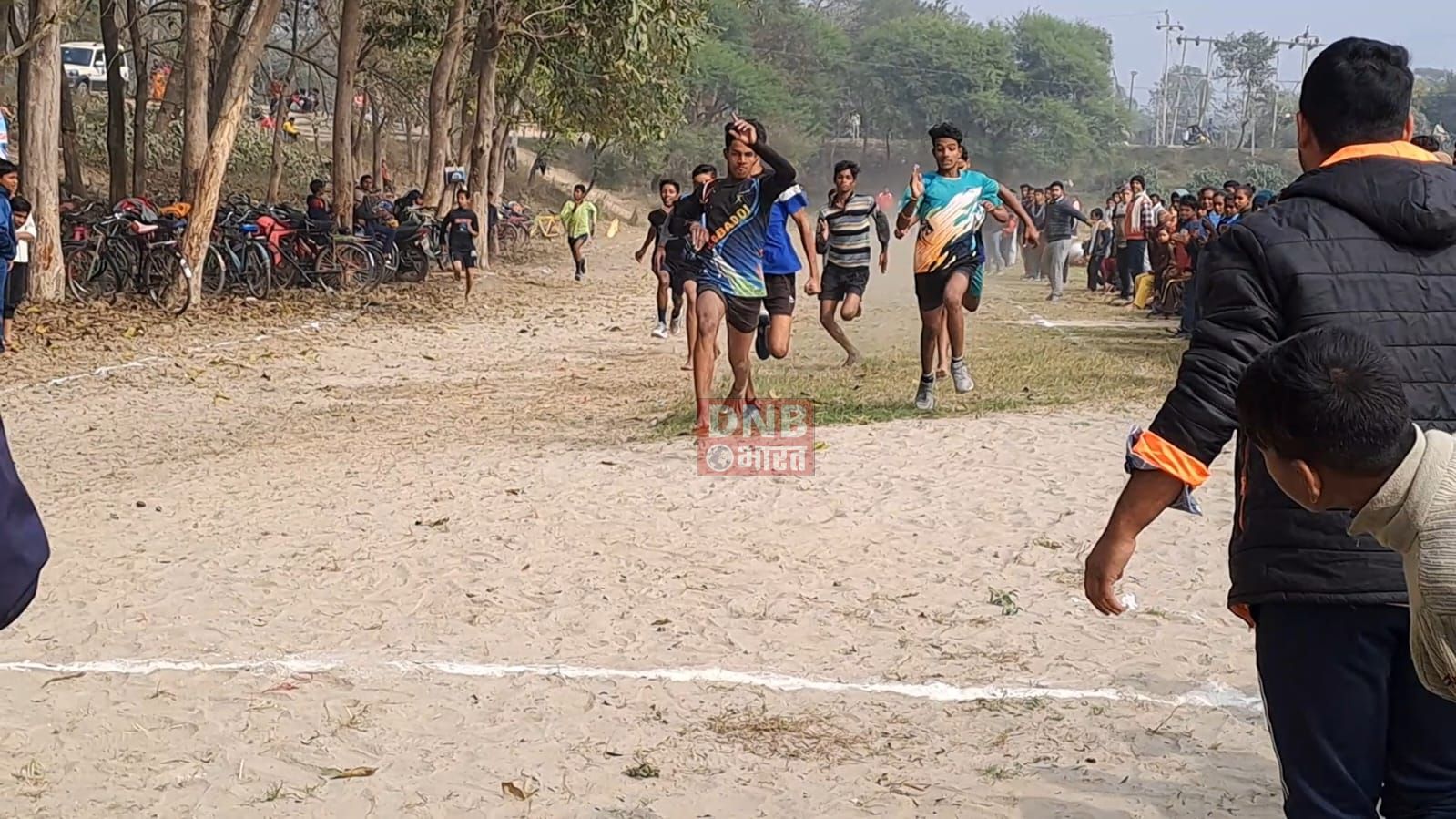 सिमरिया दिनकर पुस्तकालय के तत्वावधान में शहीद दिनेश सिंह स्मृति पखवाड़ा के अंतर्गत खेलकूद प्रतियोगिता का आयोजन 5