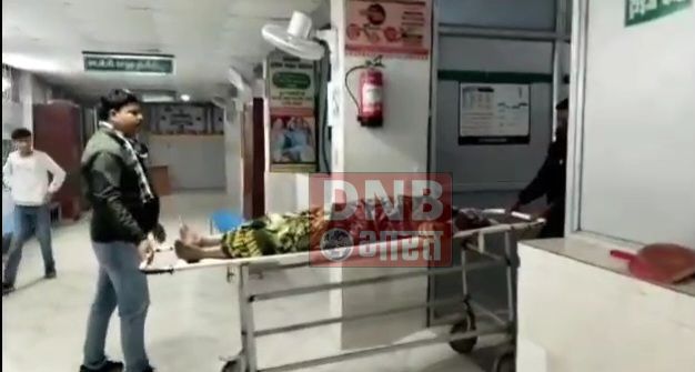 बेगूसराय में पोस्टमार्टम करा कर वापस लौट रही पिकअप बैन को दूसरी पिकअप वैन में हुई टक्कर, चार लोग गंभीर रूप से घायल 2