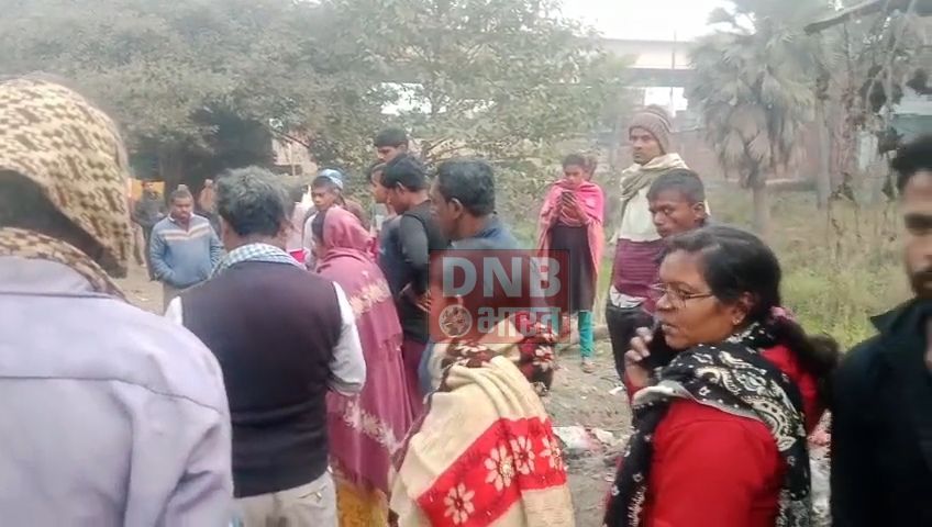 ई-रिक्शा अनियंत्रित होकर पलटी,एक महिला की हुई मौत, चार लोग हुए जख्मी 3