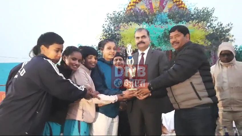 टाईब्रेकर में सीवान की टीम ने बेगूसराय टीम को हराकर यमुना भगत मेमोरियल फुटबॉल टूर्नामेंट चैंपियन बनी 2