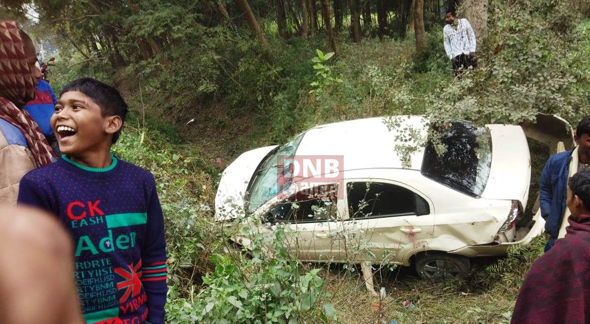 मेघौल कॉलेज के समीप सड़क दुर्घटना में ऑल्टो सवार चार युवक जख्मी 3