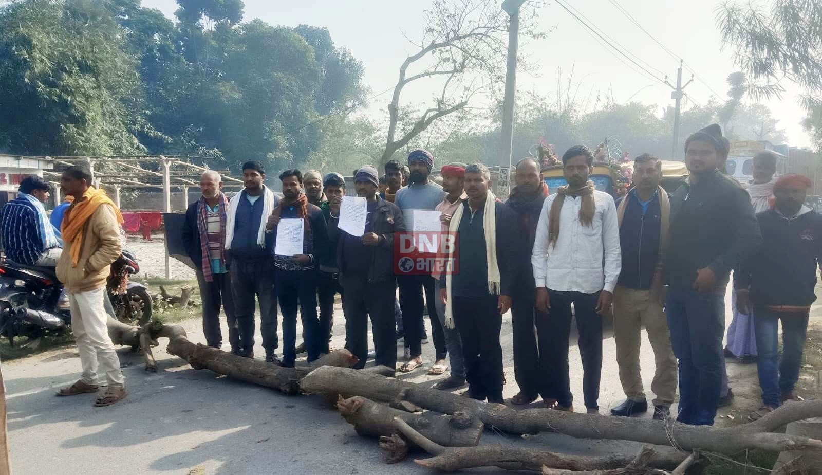सरकार के तुगलकी फरमान के विरोध में ड्राइवरों ने किया हड़ताल,यात्री रहें परेशान 2