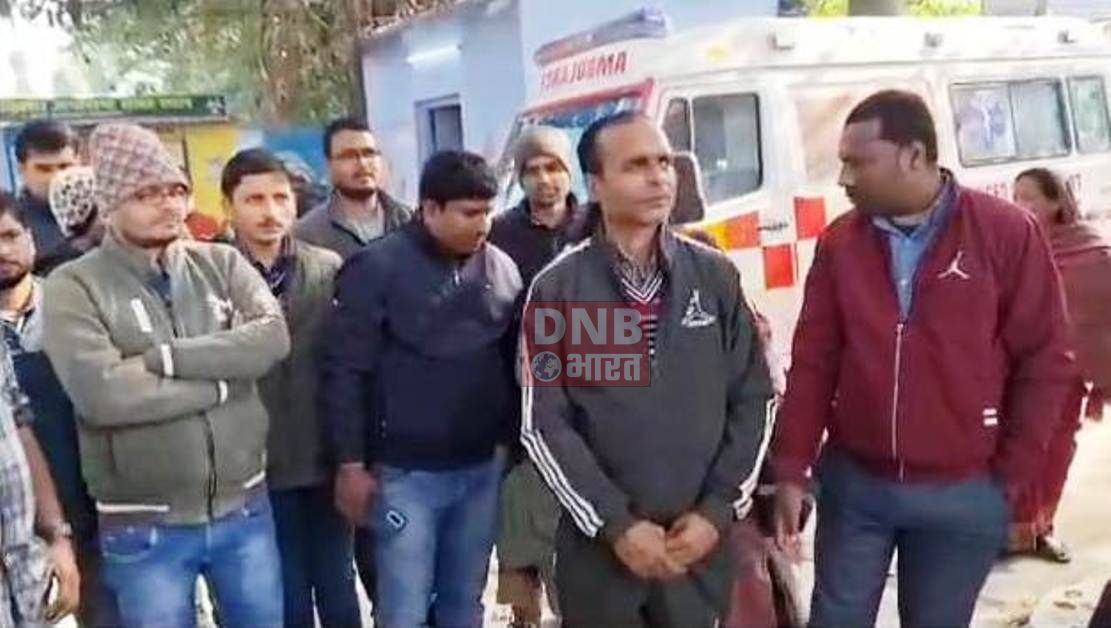 बेगूसराय मे बहाल 30 लैब टेक्नीशियन धरने पर बैठ, सेवा विस्तार पर रोक लगाने का कर रहे है विरोध 3