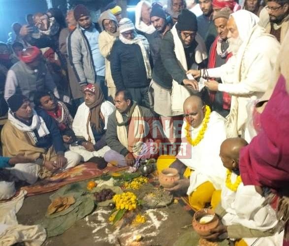 समाजसेवी चन्द्रकान्त झा के शोक सभा में श्रद्धांजलि अर्पित करने आए हजारों शुभचिंतक 2