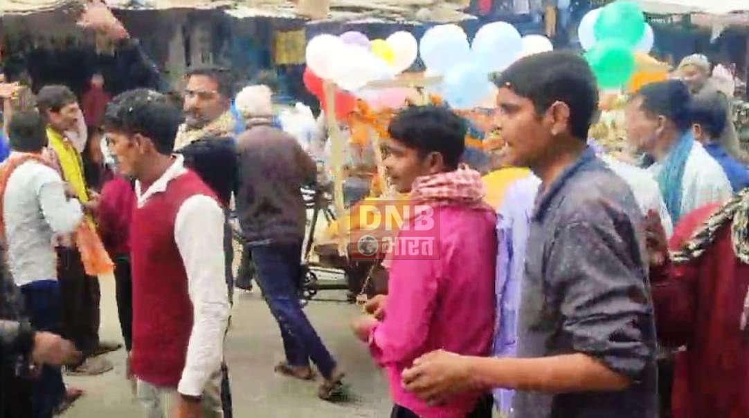 बकरे की मौत के बाद सदमे में डूबा परिवार, हिन्दू रीति-रिवाज के साथ निकाली गई शवयात्रा 2