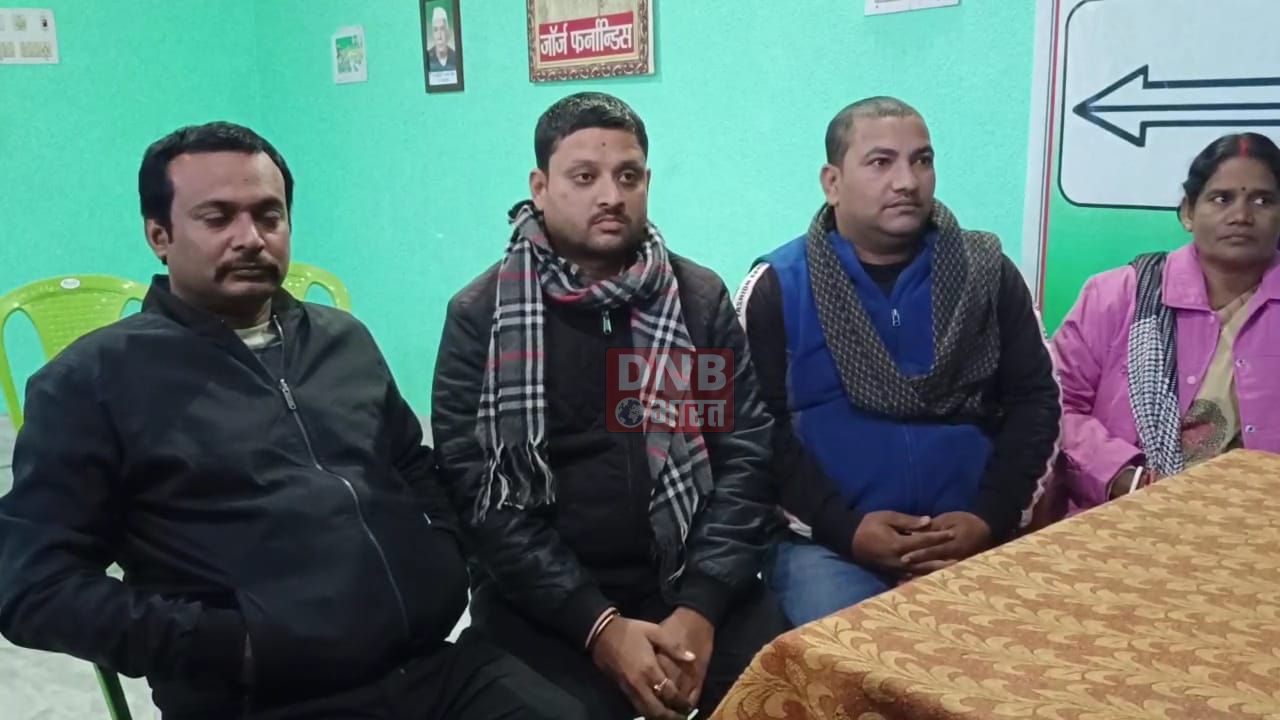 नालंदा:जदयू नगर उपाध्यक्ष शशिकांत कुमार टोनी के द्वारा पार्टी कार्यालय में किया प्रेस वार्ता, कहा राम मंदिर के निमंत्रण को लेकर दिए गए सांसद के बयान को तोड़ मोड कर किया गया प्रस्तुत 3