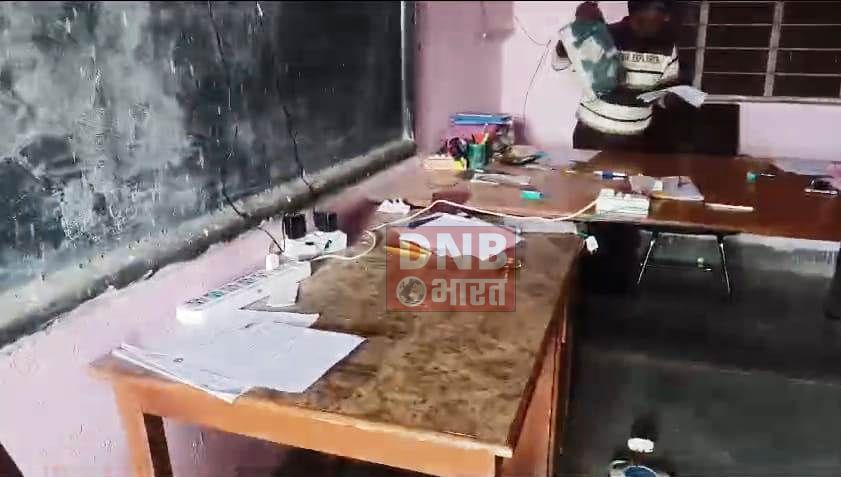 दुर्गा उच्च विद्यालय मेघौल में अज्ञात चोरों ने डेस्कटॉप,माउस,कीबोर्ड,प्रिंटर और इनवर्टर की चोरी कर हुआ फरार 2