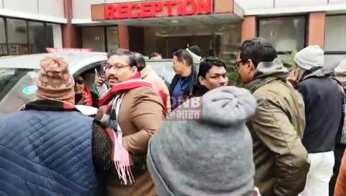 गिरिराज सिंह ने तेजस्वी के बयान पर पलटवार करते हुए कहा - जब कांग्रेस की सरकार थी और पिता पुत्र दोनों कांग्रेस की गोद में खेलते रहे उस वक्त कर्पूरी ठाकुर जैसे जननायक को यह सम्मान क्यों नहीं मिल पाया 2