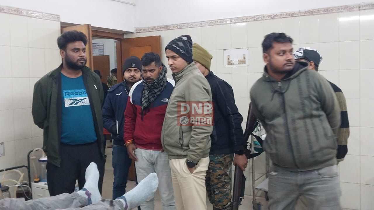 समस्तीपुर में शराब माफियाओ ने एक व्यक्ति को घर से खींचकर पीट पीटकर किया जख्मी, सदर अस्पताल में भर्ती 2