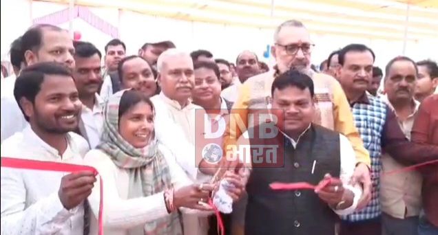 सिमरिया गंगा धाम पर नमामि गंगे योजना के तहत लगभग 400 फीट सीढ़ी घाट का लोकार्पण केंद्रीय मंत्री गिरिराज सिंह ने किया 2