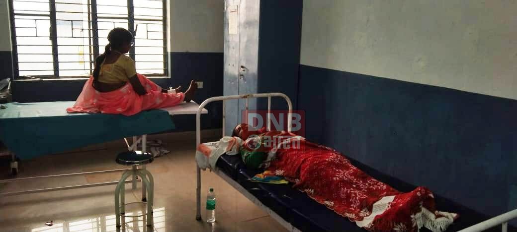 ओवरटेक करने में टेंपू पलटी, आधे दर्जन यात्री हुए ज़ख़्मी, एनएच 31 जीरोमाइल ओपी थाना क्षेत्र की घटना 2