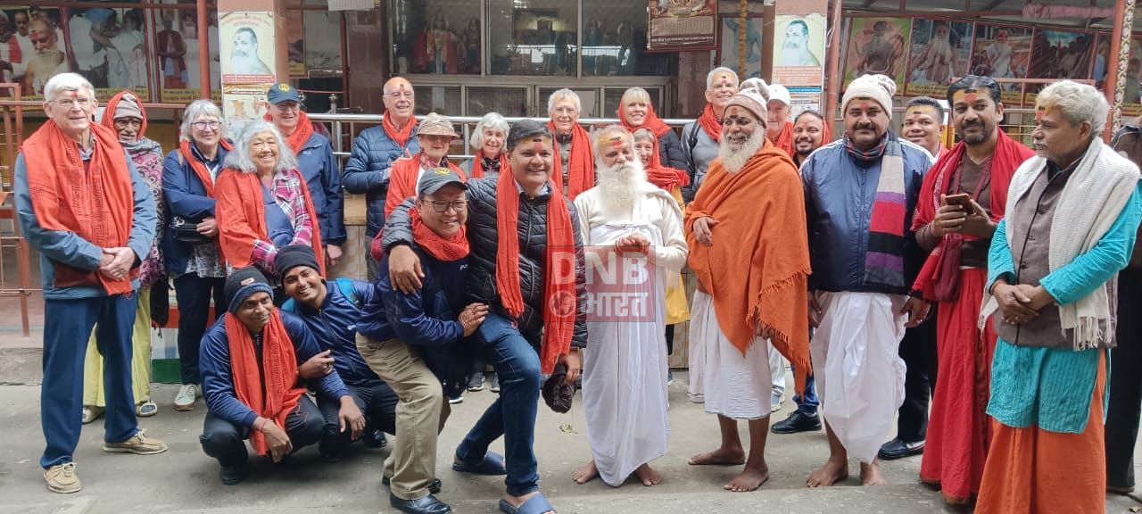 13 सदस्यीय विदेशी सैलानियों ने पावन सिमरिया धाम का एक दिवसीय दौरा किया 3
