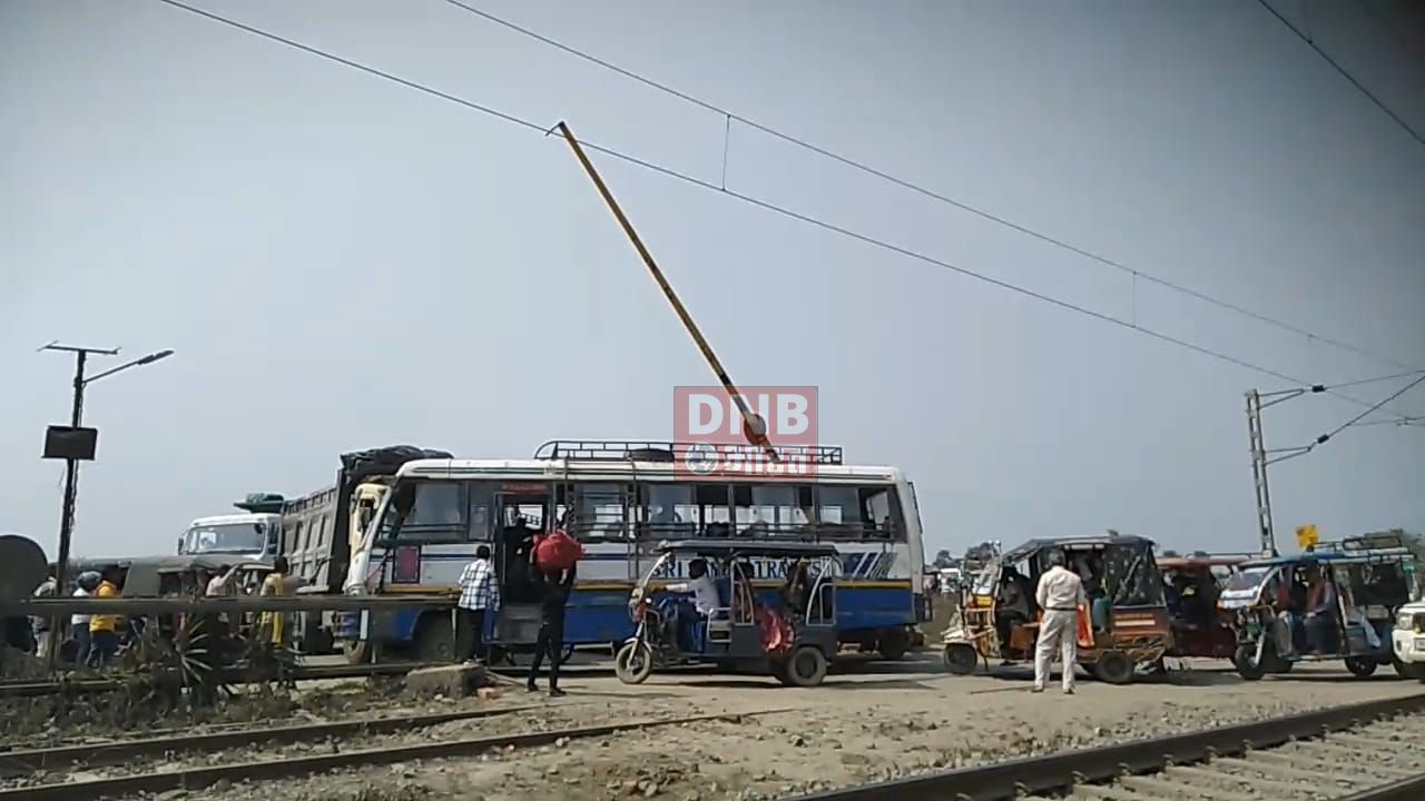 नालंदा: ट्रेन आने के वक्त रहुई थाना क्षेत्र के सोहसराय हाल्ट पर लगता है भीषण जाम, कभी हो सकता है बड़ा हादसा 3