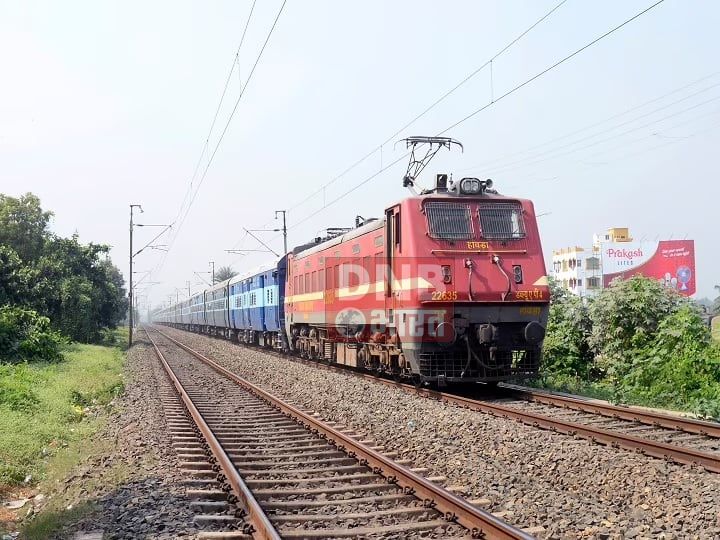 बरौनी-गोंदिया एक्सप्रेस का दलसिंहसराय स्टेशन पर तथा पुरबिया एक्सप्रेस का मोहीउद्दीन नगर स्टेशन पर ठहराव 3
