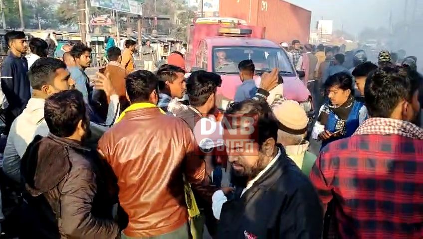समस्तीपुर:मुसरीघरारी के पुराने थाना के पास सेंटर पॉइंट मार्केट के प्रिंस फुट वियर की दुकान में लगी भीषण आग, करीब 5 लाख से भी अधिक का समान जल कर राख 3