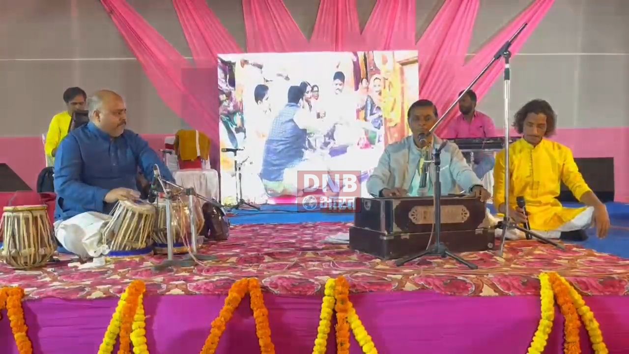 नालंदा जिले के भासिन बिगहा गांव में भक्तिमय माहौल, महाशिवरात्रि के अवसर पर बनारस के पंडितों ने कराई चारों पहर की पूजा 3