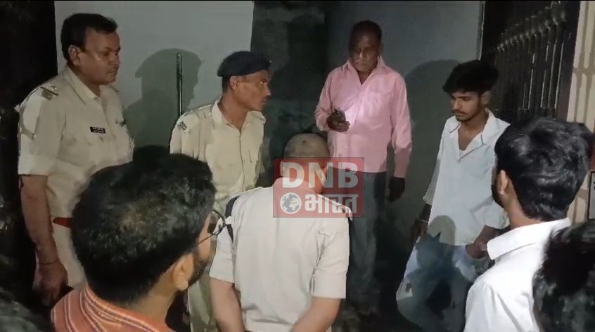 समस्तीपुर रेलवे क्वार्टर में मिला महिला रेल कर्मी का शव, कमरे में मिला दस्ताना और तार, बेटी के साथ रहती थी, हत्या की जताई जा रही है आशंका 2