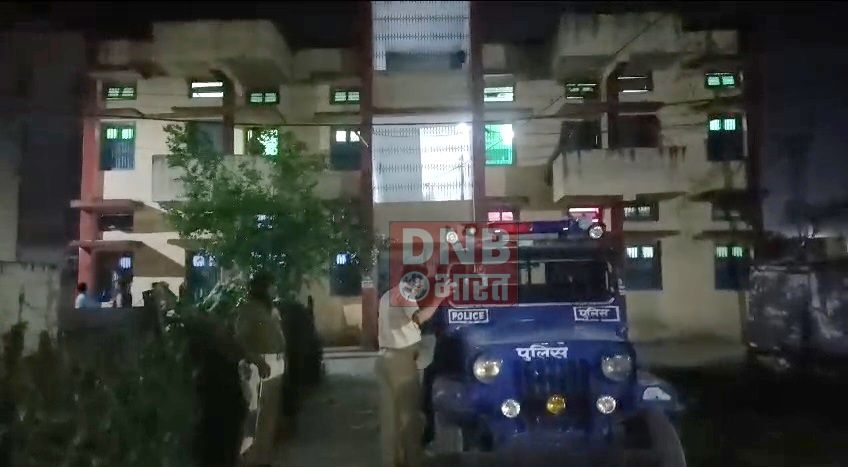 समस्तीपुर रेलवे क्वार्टर में मिला महिला रेल कर्मी का शव, कमरे में मिला दस्ताना और तार, बेटी के साथ रहती थी, हत्या की जताई जा रही है आशंका 3