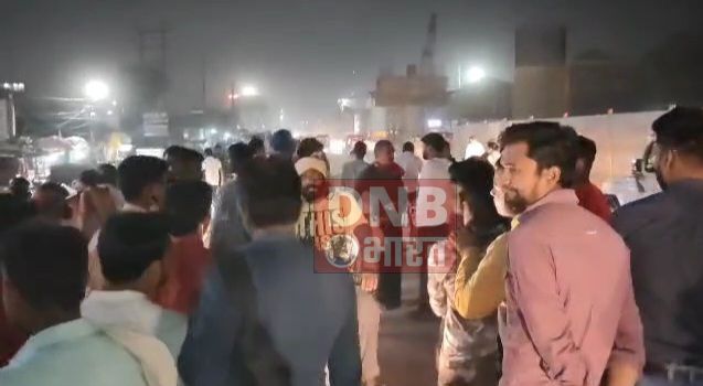 बेगूसराय में ट्रक की ठोकर से मोटरसाइकिल सवार युवक की दर्दनाक मौत, आक्रोशित लोगों ने करीब एक घंटे एनएच 31 सड़क को किया जाम 2