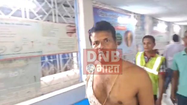बेगूसराय में दबंगों ने एक व्यक्ति को लाठी डंडे व लोहे की रोड से पीट-पीट कर किया गंभीर रूप से घायल, सदर अस्पताल में भर्ती 2
