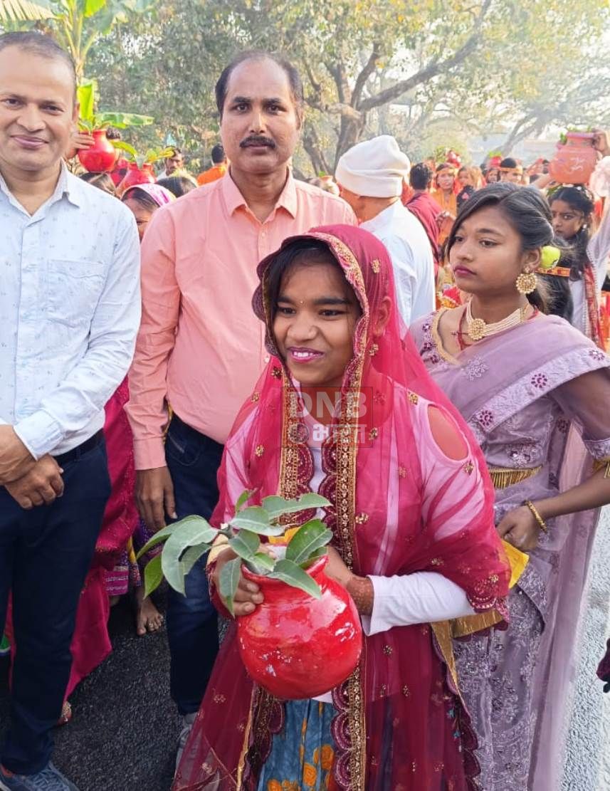 समस्तीपुर: मनोकामना महादेव मंदिर में पूजा अर्चना को लेकर सात सौ कुवारी कन्याओं समेत ग्रामीणो के साथ निकाली गई कलश शोभा यात्रा 3