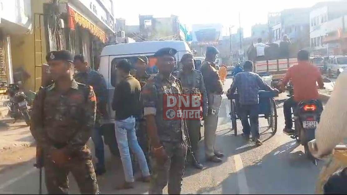 समस्तीपुर: रिलायंस ज्वेलस में हुई लूट मामले का निरीक्षण करने पहुंचे डीआईजी बाबूराम 3
