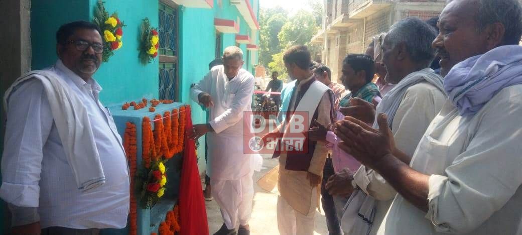 बेगूसराय असुरारी में 15 लाख की लागत से नवनिर्मित सड़क का विधायक ने किया उद्घाटन 3