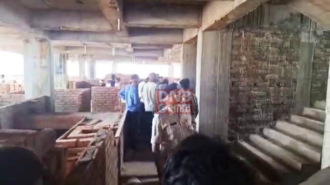 निर्माणाधीन छह मंजिला मकान से गिरकर मजदुर की मौत, परिजनों की सूचना पर पुलिस ने शव को किया बरामद, परिजनों में मचा कोहराम 4