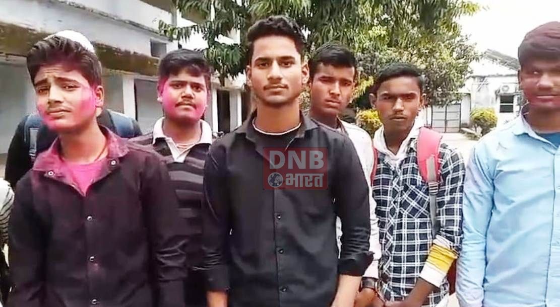 खगड़िया: परबत्ता केएमडी कॉलेज में इंटर की पढ़ाई पर रोक लगाये जाने से छात्र-छात्राएं में नाराजगी 3
