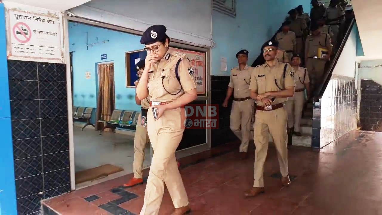 आईजी गरिमा मलिक पहुंचे बिहार शरीफ, पुलिस अधीक्षक अशोक मिश्रा एवं जिले के अन्य पुलिस उपधीक्षकों के साथ होली, रमजान,लोकसभा चुनाव को लेकर की बैठक 2