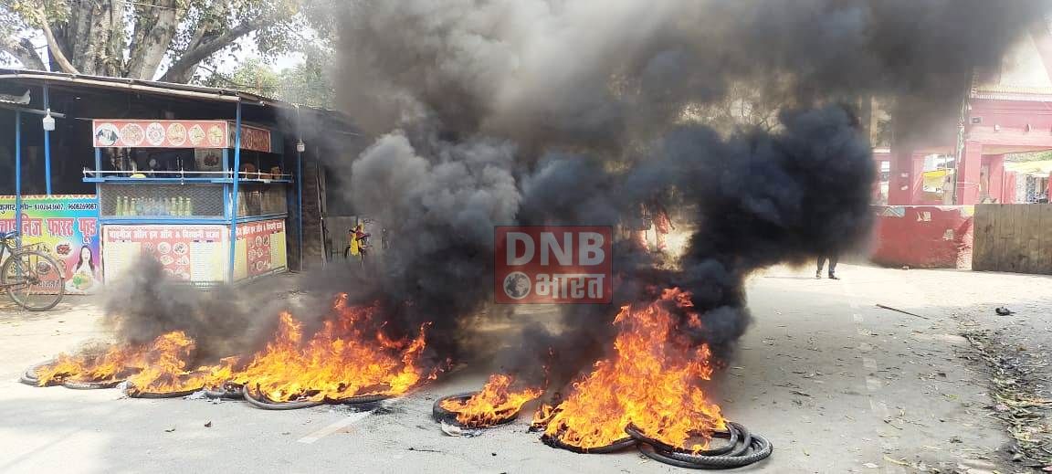 समस्तीपुर: तेज रफ्तार ट्रक दुकान में घुसा, महिला दुकानदार की मौत, तीन ग्राहक जख्मी,आक्रोशित लोगो ने किया सड़क जाम 2