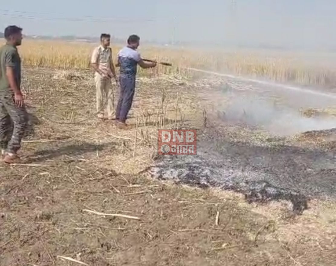 बरौनी में फसल अवशेष जलाने के दौरान लगी भीषण आग, पुलिस एवं फायर ब्रिगेड स्टेशन के तत्परता से जलने से बची 500 एकड़ भूमि में लगी फ़सल 3