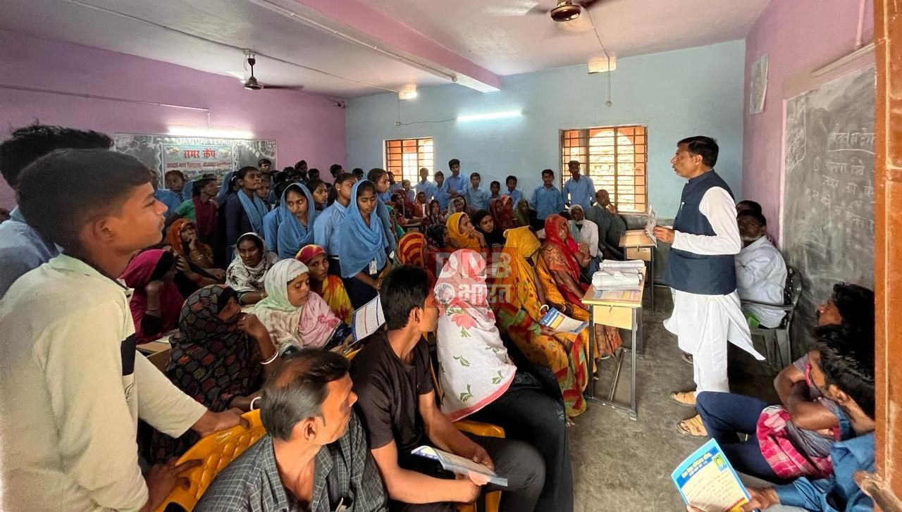 प्रारंभिक विद्यालयों में अभिभावक-शिक्षक बैठक के दौरान ग्रेड कार्ड पर हुई चर्चा 3