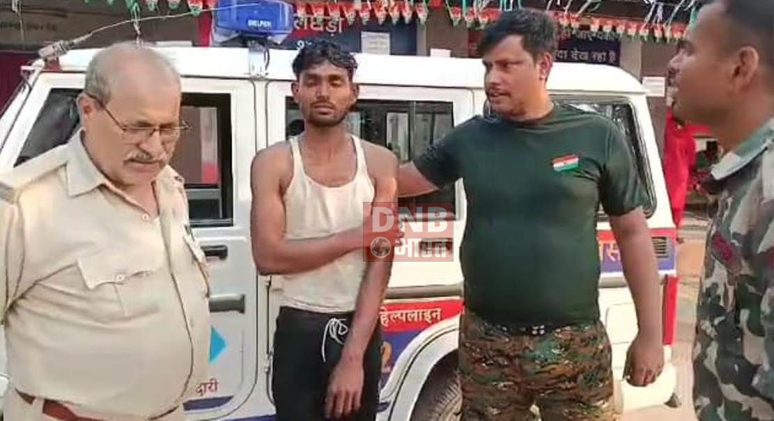 परिवारिक विवाद में युवक ने एक लाख तैंतीस हजार वोल्ट के पोल पर चढ़ा, स्थानीय लोगों ने विद्युत विभाग से सम्पर्क कर युवक की बचाई जान 3