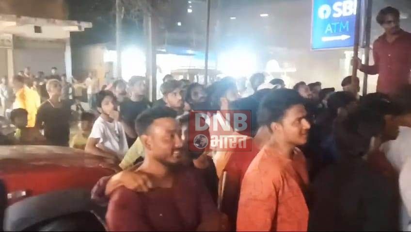 समस्तीपुर में SBI के ATM में लगी आग; फायर ब्रिगेड टीम ने आग पर पाया काबू, आग लगने के कारणों का पता नहीं 3